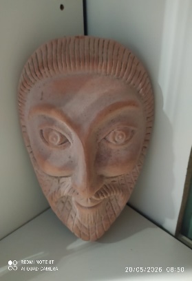 Maschera in terracotta