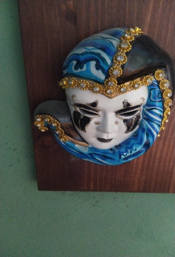 Maschera decorativa blu e oro