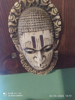 Maschera tribale in osso o resina