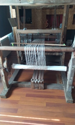 Telaio ligneo tradizionale da tessitura