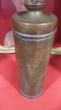 Contenitore riscaldante in ottone